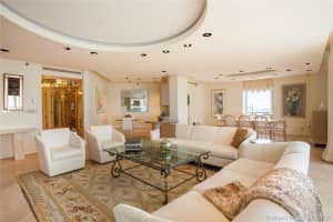 19500 Turnberry Way #22a, Miami, FL 33180, Sold 10/16/20