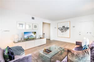 911 Meridian Ave, Miami Beach, FL 33139, Sold 04/23/20
