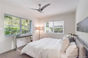 911 Meridian Ave, Miami Beach, FL 33139, Sold 04/23/20