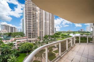 20191 E Country Club Dr, Miami, FL 33180, Sold 12/20/19