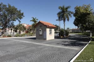 8713 SW 5th St, Pembroke Pines, FL 33025, Sold 08/30/19
