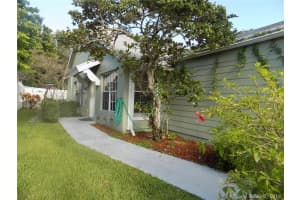 940 SW 111th Way, Davie, FL 33324, Sold 11/08/19