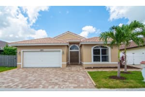11610 SW 10th St, Pembroke Pines, FL 33025, Sold 09/10/19