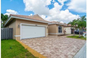11610 SW 10th St, Pembroke Pines, FL 33025, Sold 09/10/19