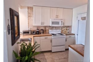 8233 Harding Ave, Miami Beach, FL 33141, Sold 11/20/19