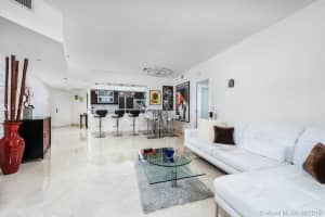 400 Alton Rd, Miami Beach, FL 33139, Sold 02/03/20