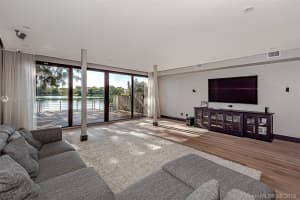5169 SW 71st Pl, Miami, FL 33155, Sold 01/31/20