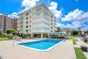 126 Golden Isles Dr #41a, Hallandale Beach, FL 33009, Sold 02/27/20