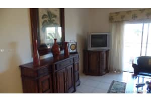 8517 NW 7th St, Miami, FL 33126, Sold 09/25/19