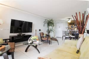 8201 NW 8th St, Miami, FL 33126, Sold 09/13/19