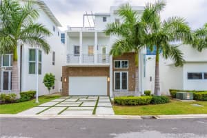 8237 NW 34th St, Doral, FL 33166, Sold 01/31/20