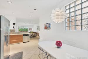 4333 Vineyard Cir, Weston, FL 33332, Sold 09/13/19