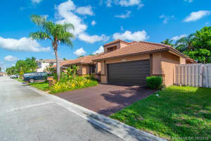 11601 SW 10th St, Pembroke Pines, FL 33025, Sold 09/18/19