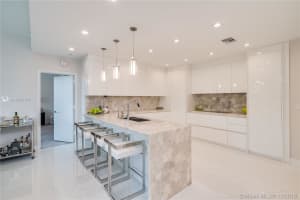 20155 NE 38th Ct, Aventura, FL 33180, Sold 06/30/20