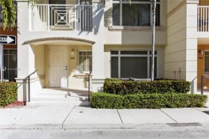 2747 NE 184th Way, Aventura, FL 33160, Sold 11/08/19