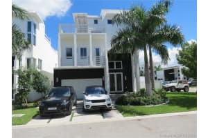 8219 NW 34th St, Doral, FL 33122, Sold 12/11/20