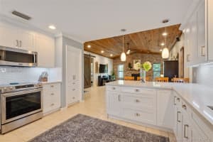 5800 SW 87th Way, Cooper City, FL 33328, Sold 10/03/19