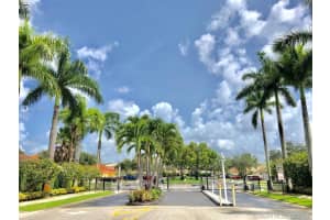 281 W Royal Cove Cir, Davie, FL 33325, Sold 10/15/19