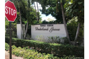6902 N Kendall Dr APT E304, Pinecrest, FL 33156, Sold 01/28/20