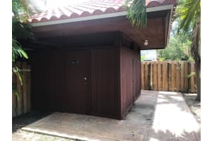 6902 N Kendall Dr APT E304, Pinecrest, FL 33156, Sold 01/28/20