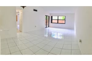 8877 Fontainebleau Blvd, Miami, FL 33172, Sold 10/02/19