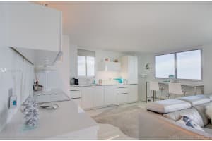 345 Ocean Dr, Miami Beach, FL 33139, Sold 10/11/19