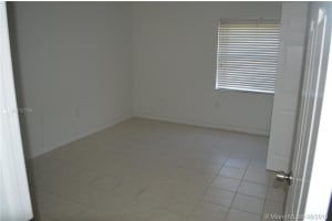 350 W Park Dr, Miami, FL 33172, Sold 10/03/19