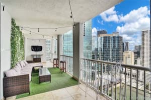 170 SE 14th St, Miami, FL 33131, Sold 02/27/20