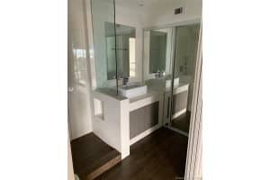 401 Ocean Dr, Miami Beach, FL 33139, Sold 09/27/19