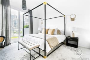 1010 SW 2nd Ave, Miami, FL 33130, Sold 12/06/19