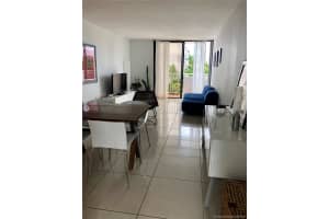8261 NW 8th St, Miami, FL 33126, Sold 09/30/19