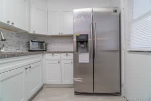 3401 N Country Club Dr # Ei118, Aventura, FL 33180, Sold 12/07/20