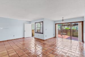 10010 NW 9th St Cir, Miami, FL 33172, Sold 12/17/19