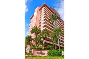 5225 Collins Ave, Miami, FL 33140, Sold 12/18/20