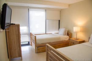 5225 Collins Ave, Miami, FL 33140, Sold 12/18/20