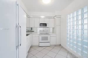 5333 Collins Ave PH 2, Miami Beach, FL 33140, Sold 11/08/19