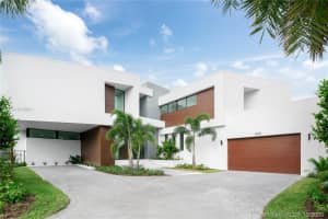 500 Oleander Dr, Hallandale Beach, FL 33009, Sold 12/18/20