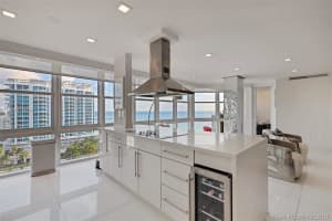 6423 Collins Ave, Miami Beach, FL 33141, Sold 11/01/19