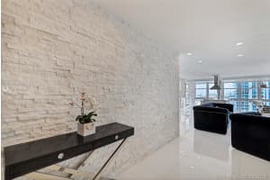 6423 Collins Ave, Miami Beach, FL 33141, Sold 11/01/19