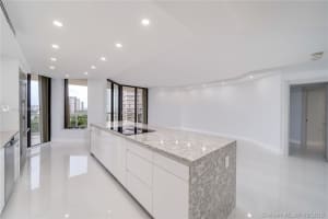 20191 E Country Club Dr, Miami, FL 33180, Sold 11/09/20