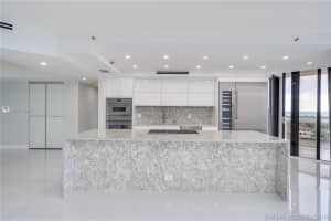 20191 E Country Club Dr, Miami, FL 33180, Sold 11/09/20