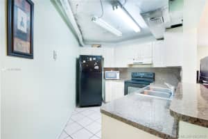 10245 NW 9th St Cir, Miami, FL 33172, Sold 03/31/20