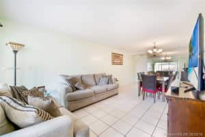 10245 NW 9th St Cir, Miami, FL 33172, Sold 03/31/20