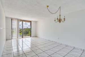 9682 Fontainebleau Blvd, Miami, FL 33172, Sold 10/07/19