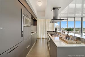 3737 Collins Ave, Miami Beach, FL 33140, Sold 02/26/21