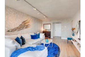 400 Leslie Dr, Hallandale Beach, FL 33009, Sold 10/25/19