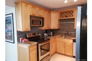 5555 Collins Ave #8j, Miami, FL 33140, Sold 11/15/19