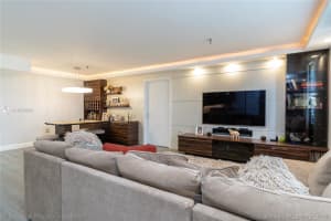 665 NE 195th St, Miami, FL 33179, Sold 11/06/19