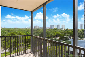3301 N Country Club Dr, Miami, FL 33180, Sold 01/20/20