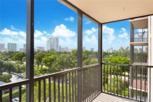 3301 N Country Club Dr, Miami, FL 33180, Sold 01/20/20